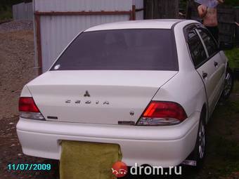 2000 Mitsubishi Lancer Cedia Photos