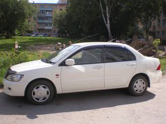 2000 Mitsubishi Lancer Cedia Photos