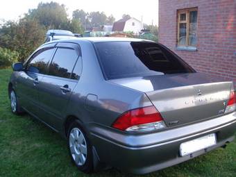 2000 Mitsubishi Lancer Cedia Pictures