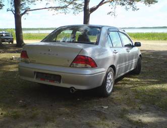 2000 Mitsubishi Lancer Cedia Pictures