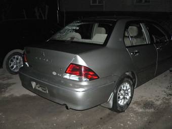 2000 Mitsubishi Lancer Cedia Photos