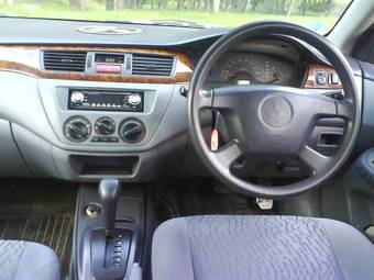 2000 Mitsubishi Lancer Cedia Pictures