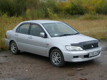 2000 Mitsubishi Lancer Cedia Pictures