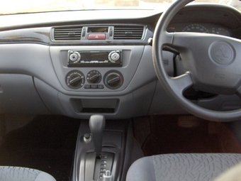 Mitsubishi Lancer Cedia