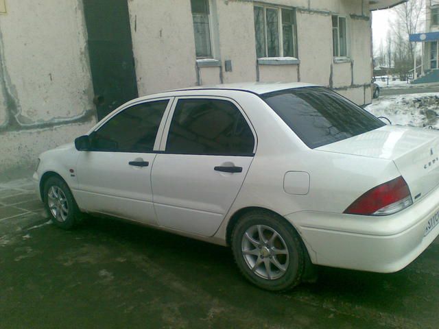 2001 Mitsubishi Lancer Cedia
