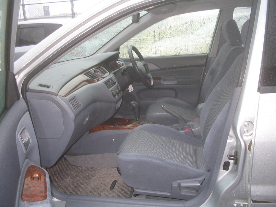 2001 Mitsubishi Lancer Cedia Pictures