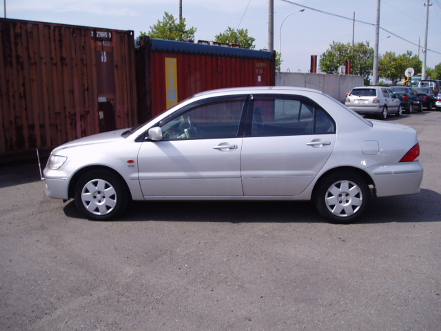 2001 Mitsubishi Lancer Cedia Photos