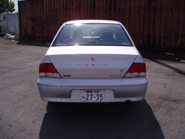2001 Mitsubishi Lancer Cedia Pictures