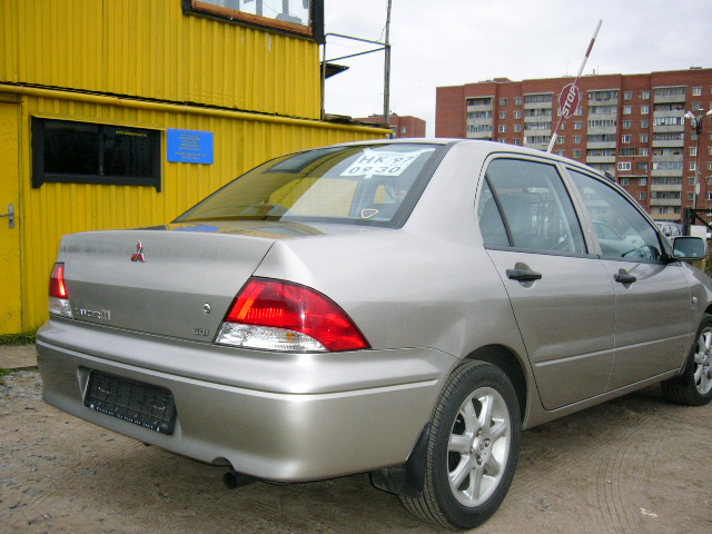 2001 Mitsubishi Lancer Cedia Photos