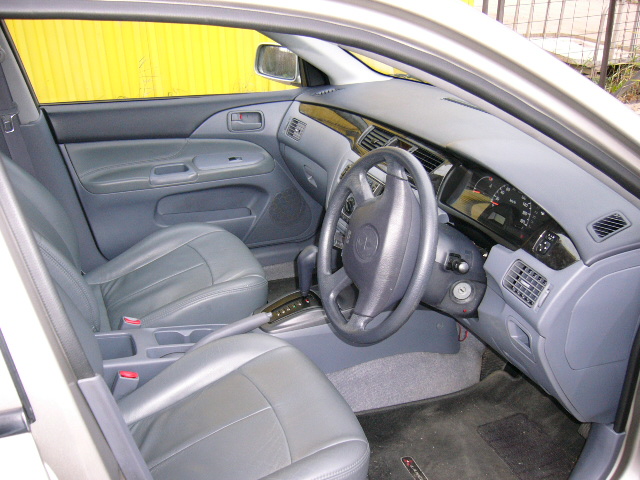 2001 Mitsubishi Lancer Cedia Pictures