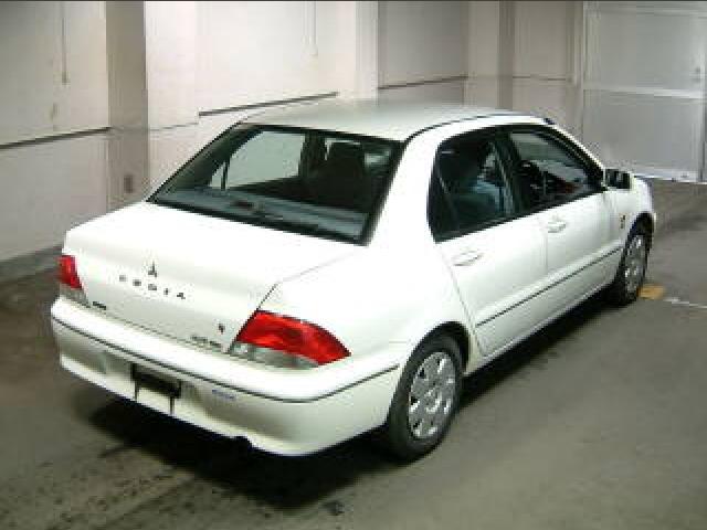 2001 Mitsubishi Lancer Cedia Pics