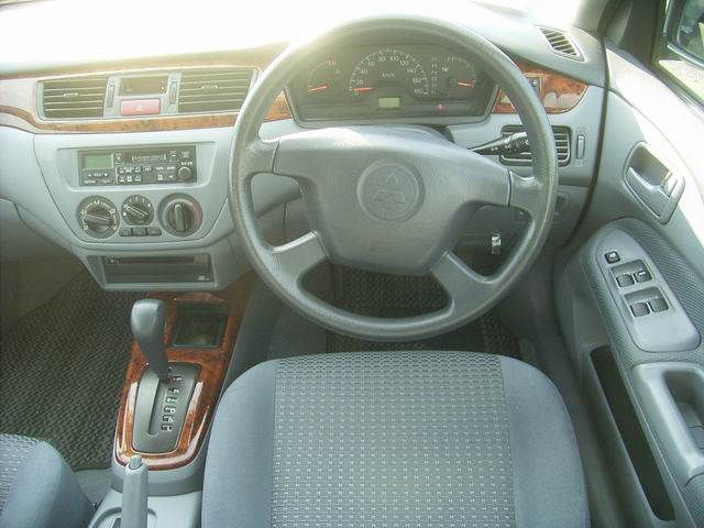 2001 Mitsubishi Lancer Cedia Pictures