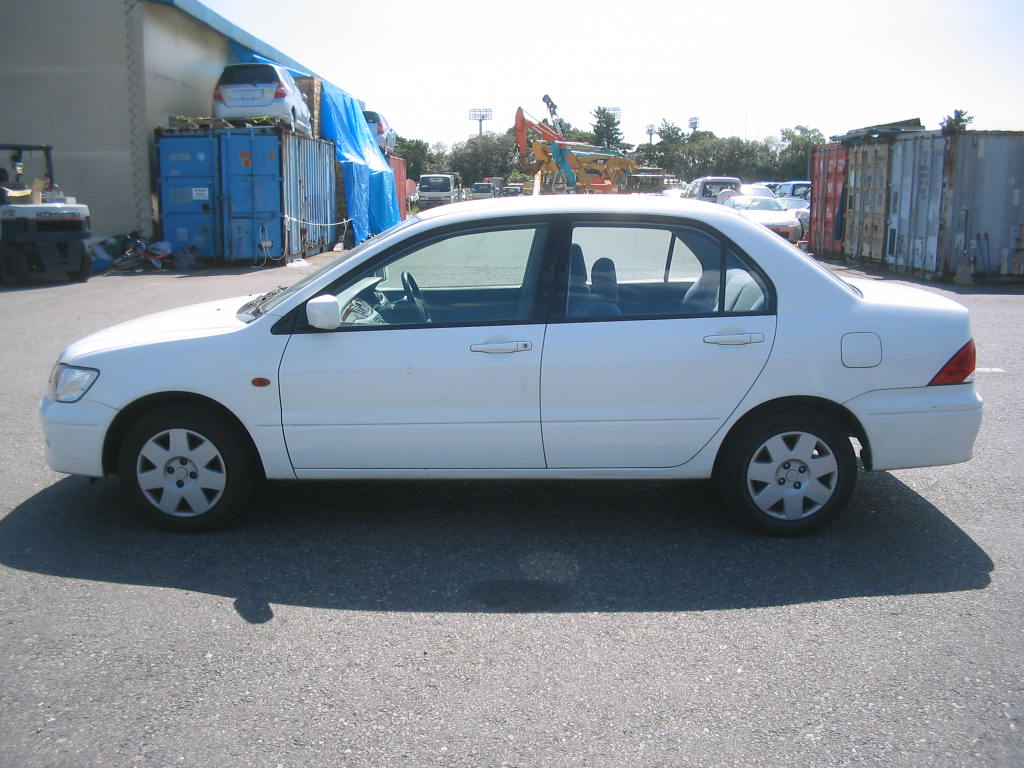 2001 Mitsubishi Lancer Cedia Pictures