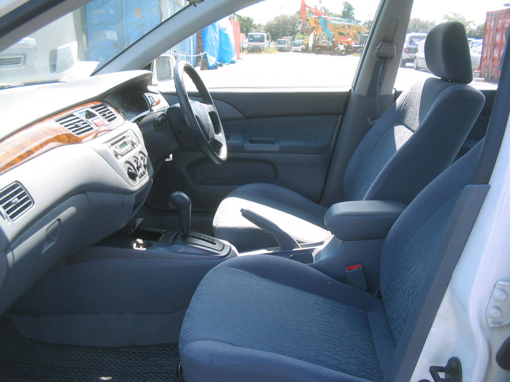 2001 Mitsubishi Lancer Cedia Wallpapers