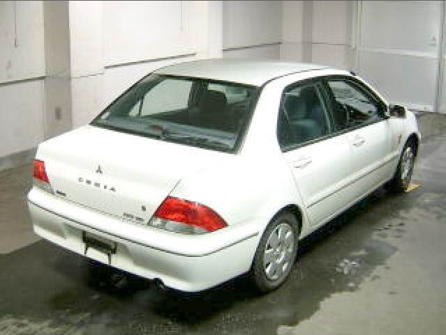 2001 Mitsubishi Lancer Cedia Photos