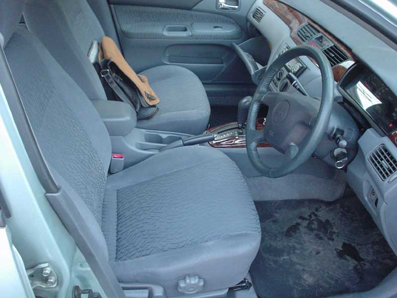 2001 Mitsubishi Lancer Cedia Pictures