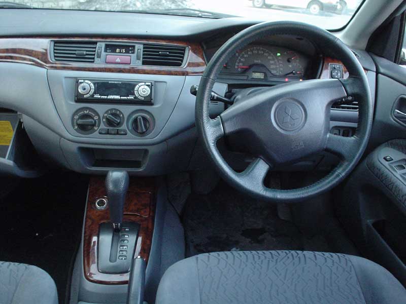 2001 Mitsubishi Lancer Cedia Photos