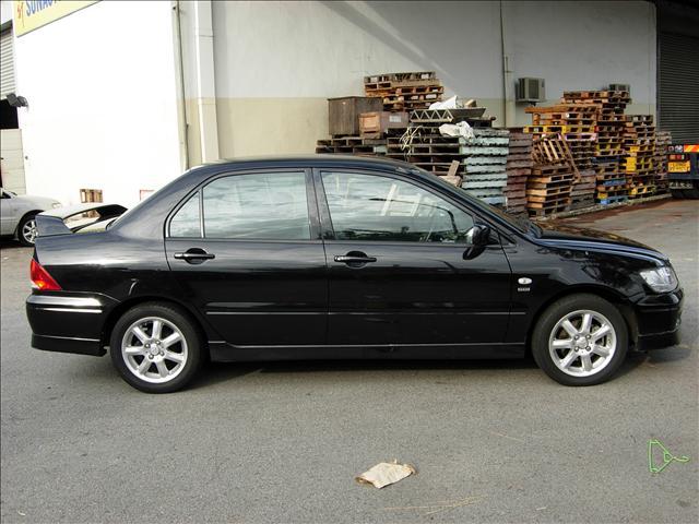 2001 Mitsubishi Lancer Cedia Pictures