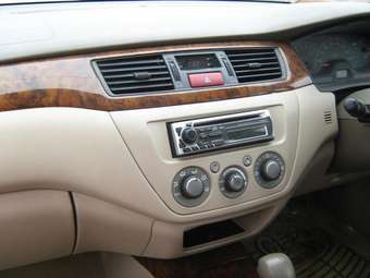 2001 Mitsubishi Lancer Cedia Pictures