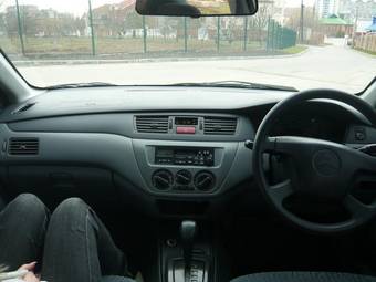 2001 Mitsubishi Lancer Cedia Pictures