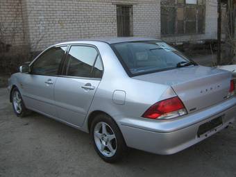 2001 Mitsubishi Lancer Cedia Pictures