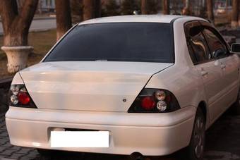 2001 Mitsubishi Lancer Cedia Photos