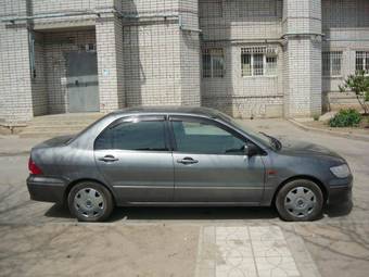 2001 Mitsubishi Lancer Cedia Pictures