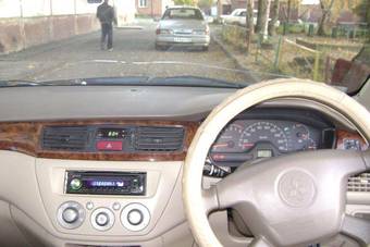 2001 Mitsubishi Lancer Cedia Pictures