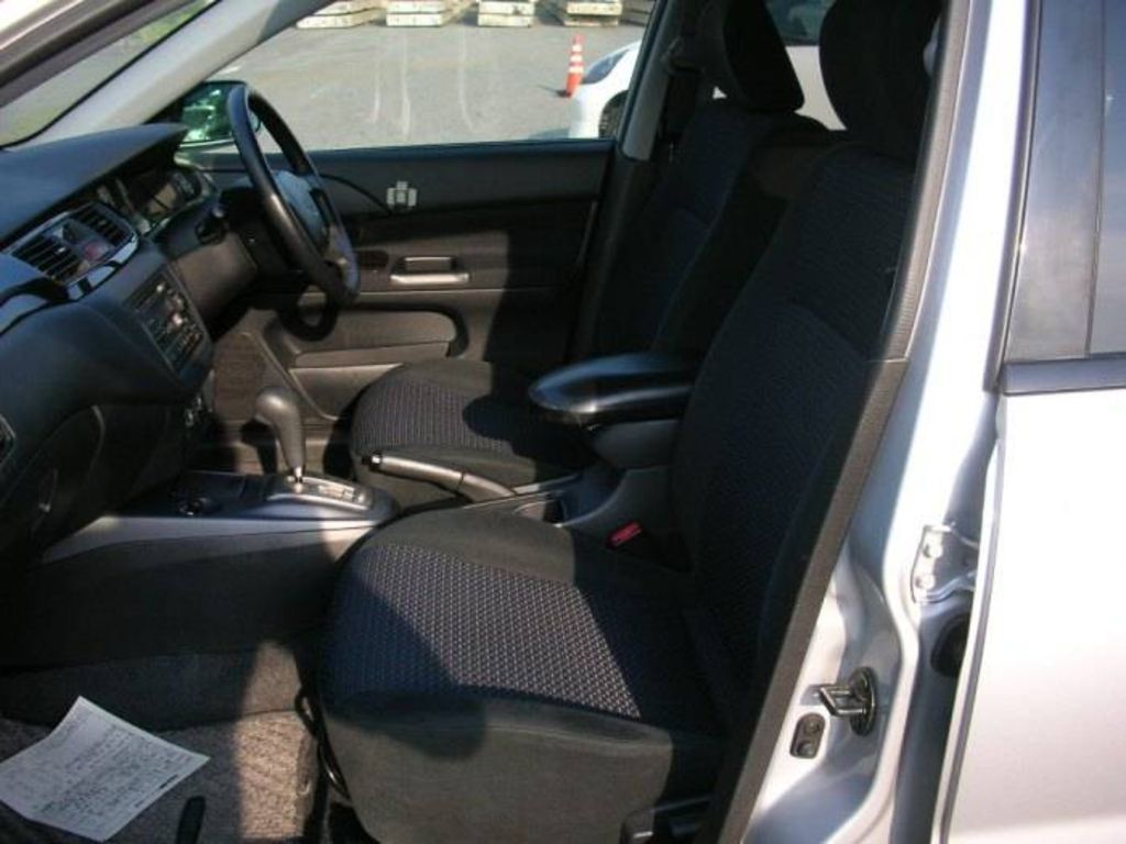 2002 Mitsubishi Lancer Cedia