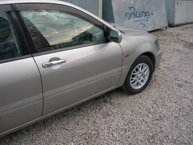 2002 Mitsubishi Lancer Cedia