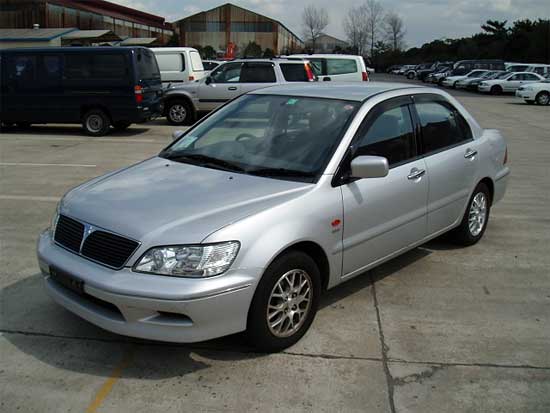 2002 Mitsubishi Lancer Cedia Photos