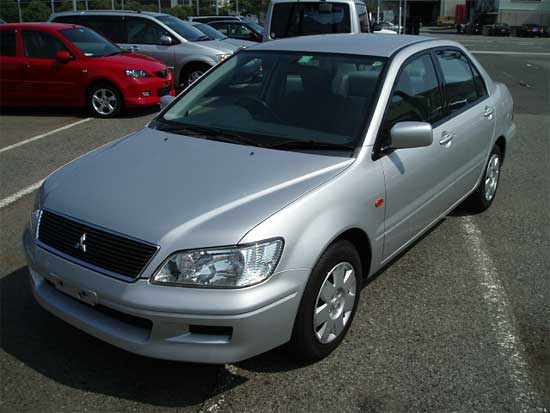 2002 Mitsubishi Lancer Cedia Photos