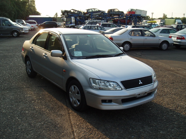 2002 Mitsubishi Lancer Cedia Photos