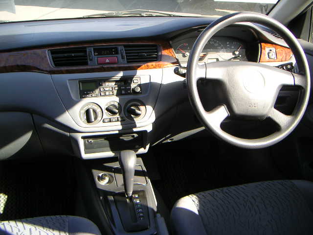2002 Mitsubishi Lancer Cedia Images