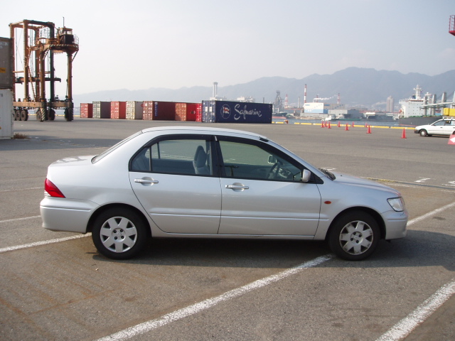 2002 Mitsubishi Lancer Cedia Photos