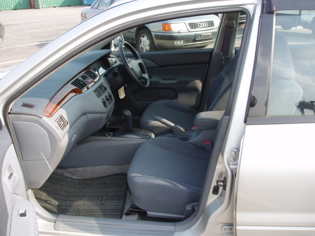 2002 Mitsubishi Lancer Cedia Pictures