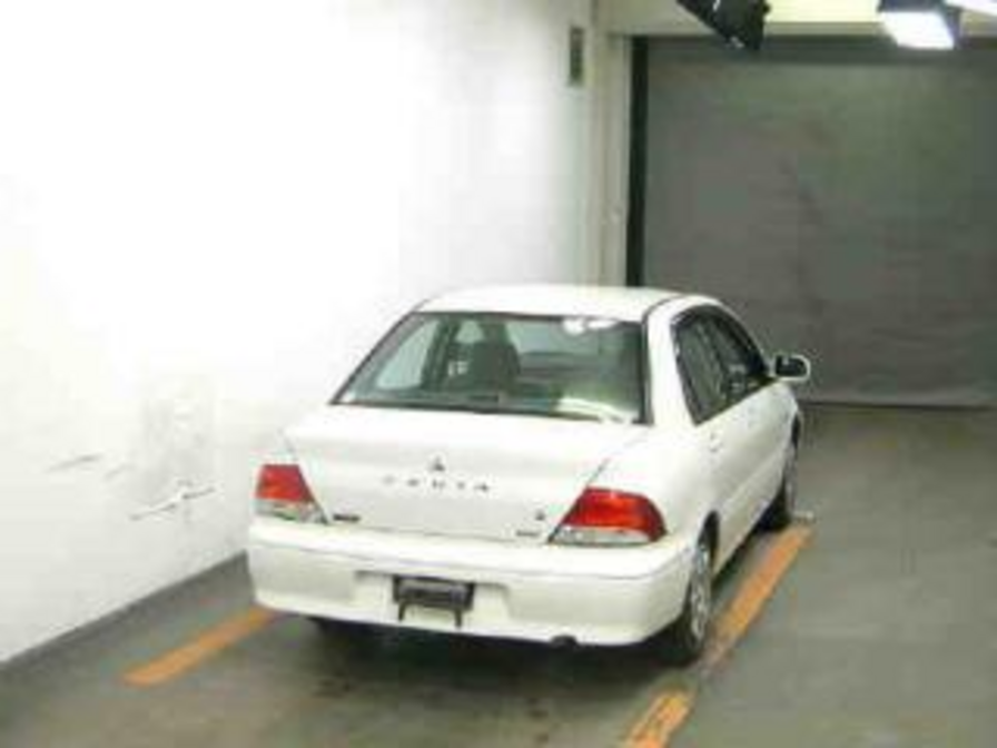 2002 Mitsubishi Lancer Cedia Pictures