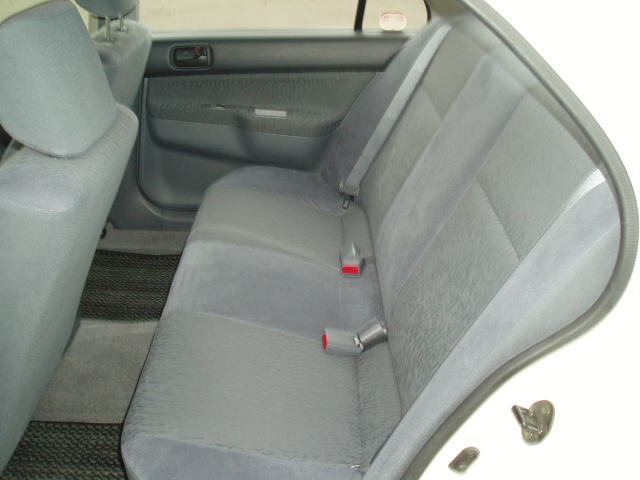 2002 Mitsubishi Lancer Cedia Pics