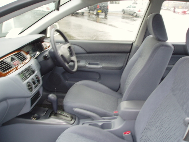 2002 Mitsubishi Lancer Cedia Pictures