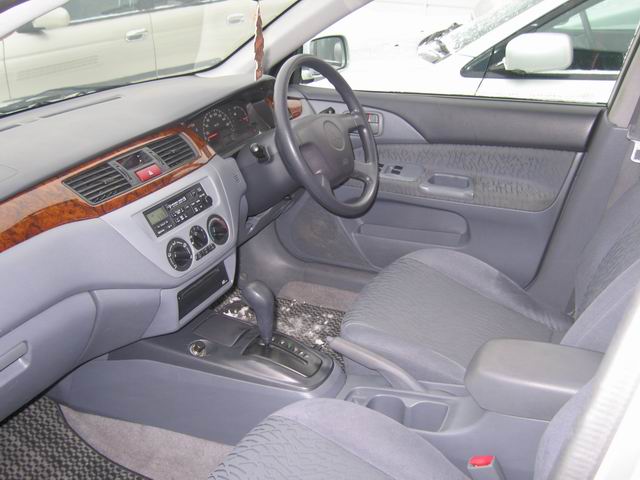 2002 Mitsubishi Lancer Cedia Pictures