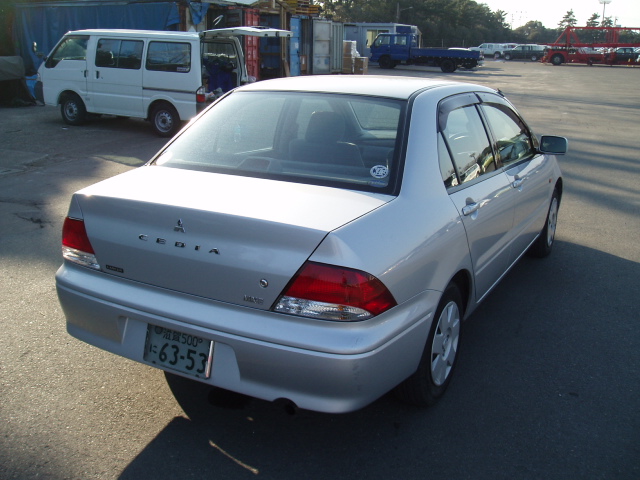 2002 Mitsubishi Lancer Cedia Pics