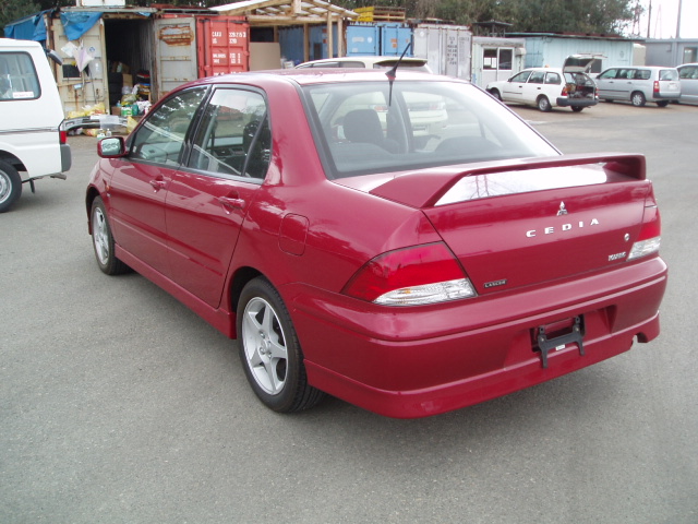 2002 Mitsubishi Lancer Cedia Photos