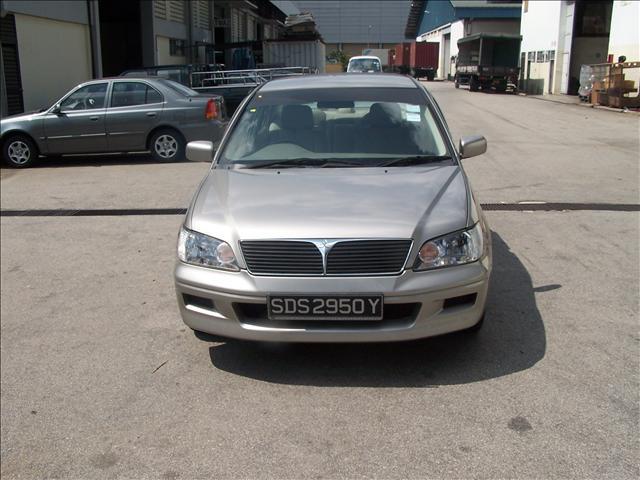 2002 Mitsubishi Lancer Cedia Photos