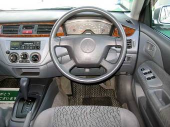 2002 Mitsubishi Lancer Cedia Photos