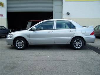 2002 Mitsubishi Lancer Cedia Photos