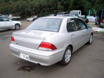 2002 Mitsubishi Lancer Cedia Photos