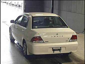 2002 Mitsubishi Lancer Cedia Images