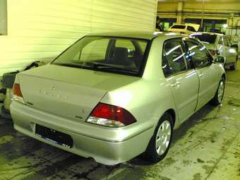 2002 Mitsubishi Lancer Cedia Photos