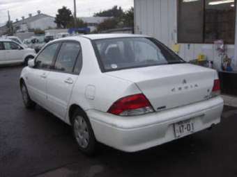 2002 Mitsubishi Lancer Cedia Photos