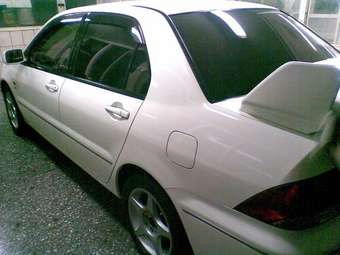 2002 Mitsubishi Lancer Cedia Photos